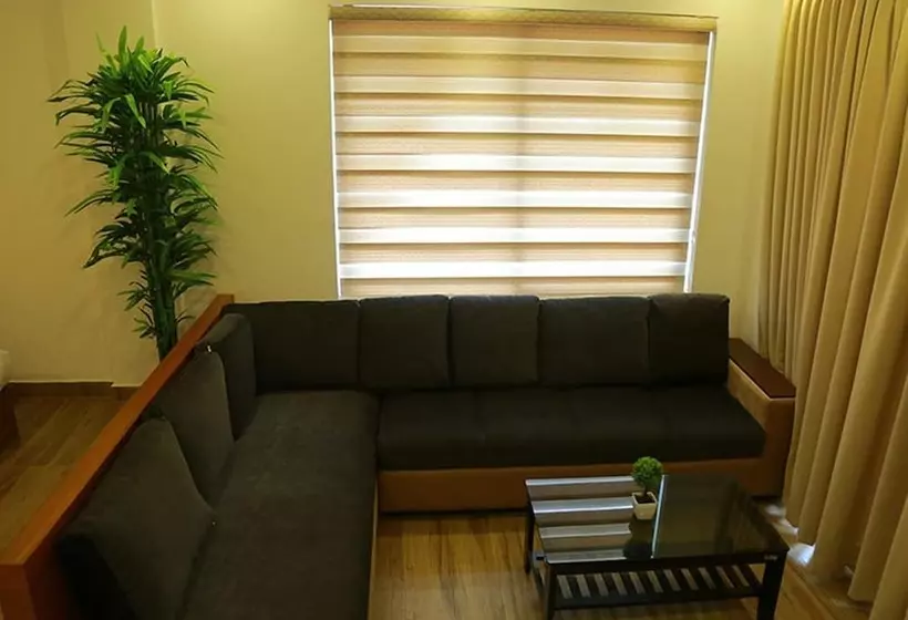 Hotelli Athirapilly River Resort