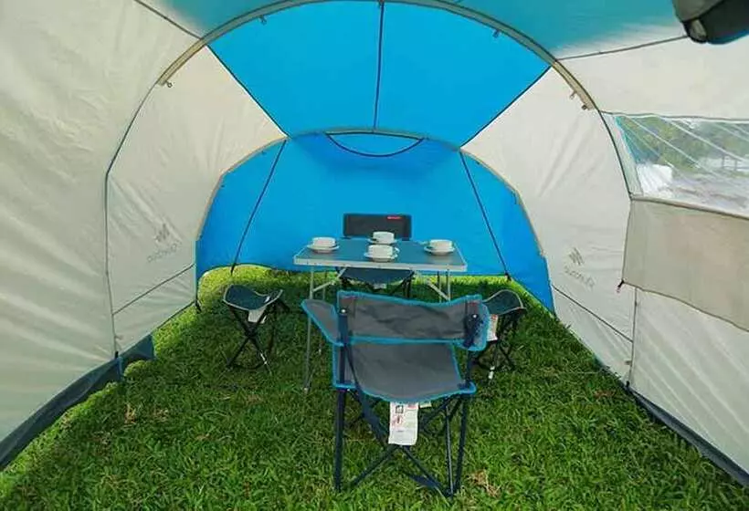 Hotelli Athirapilly River Resort