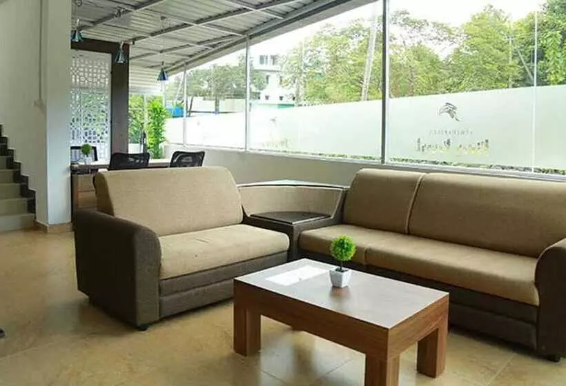 Hotelli Athirapilly River Resort