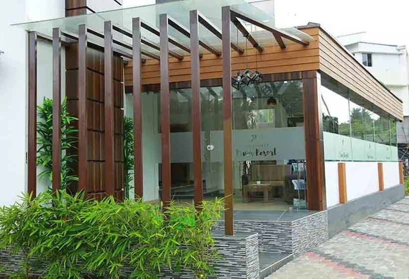 Hotelli Athirapilly River Resort