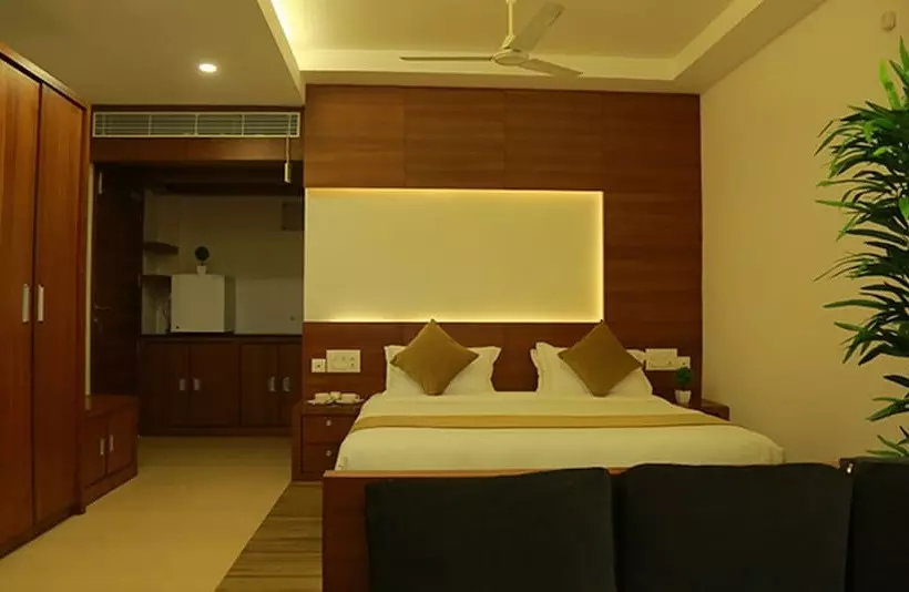 Hotelli Athirapilly River Resort