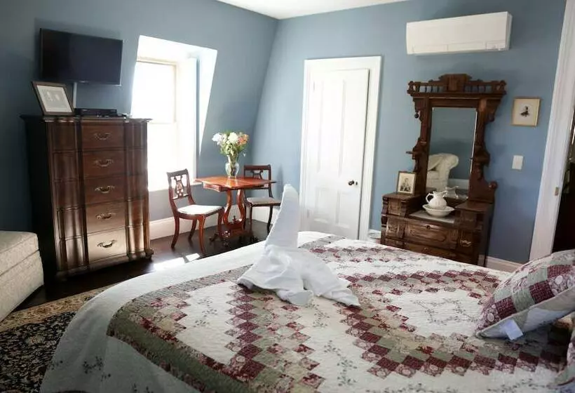 Hotelli Brinckerhoff Inn