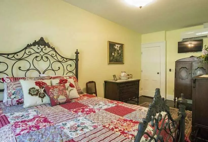 Hotelli Brinckerhoff Inn