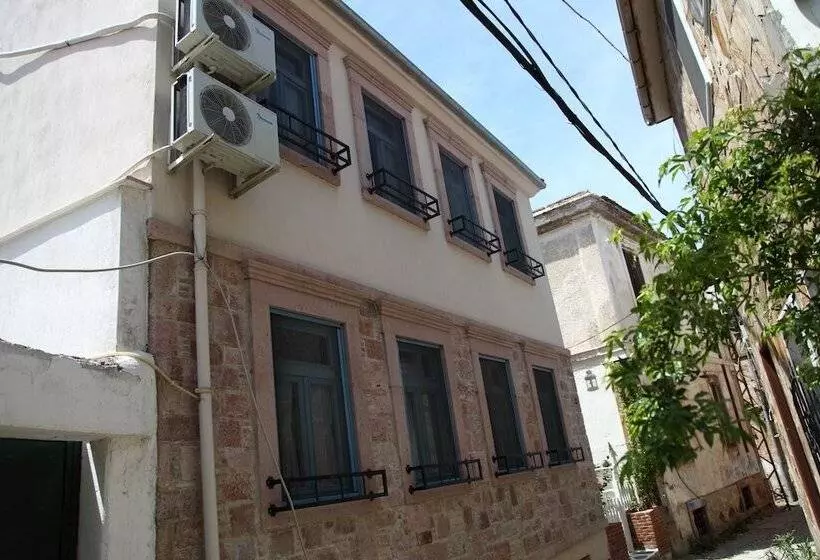 هتل Cesmeli Han