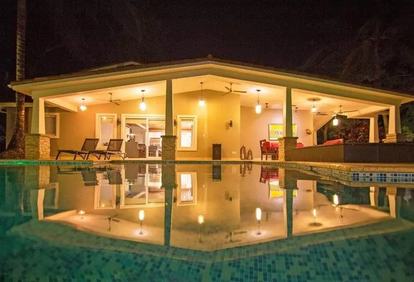 هتل Colibri Boutique