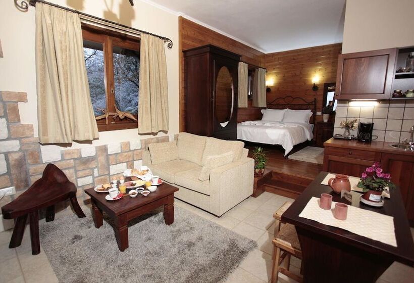 فندق Efharis Filoxenon