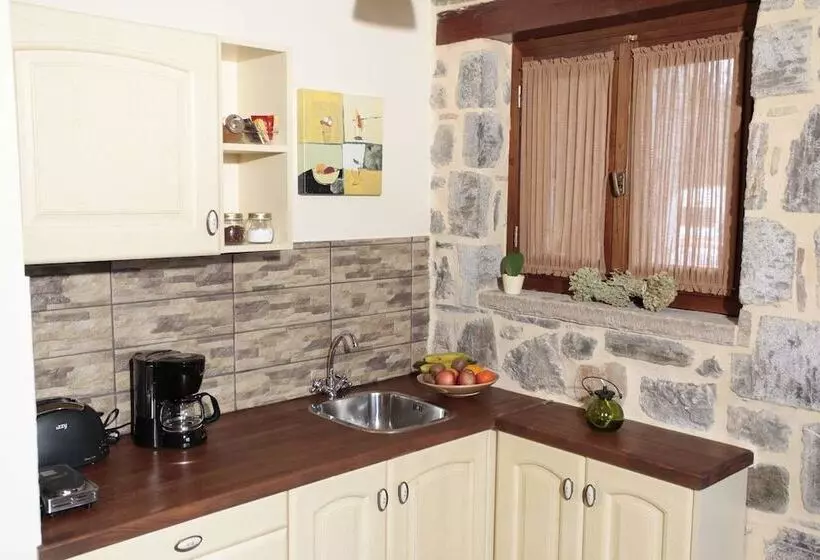 ホテル Efharis Filoxenon