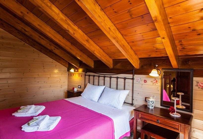 فندق Efharis Filoxenon