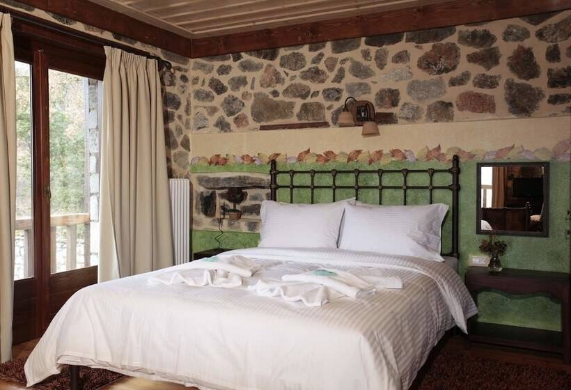 فندق Efharis Filoxenon