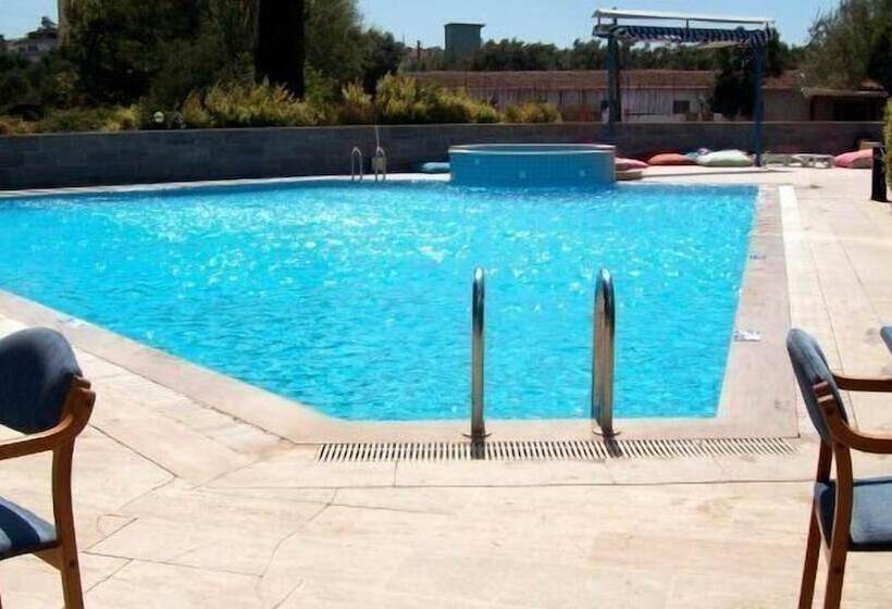 בית מלון כפרי Erdek Helin