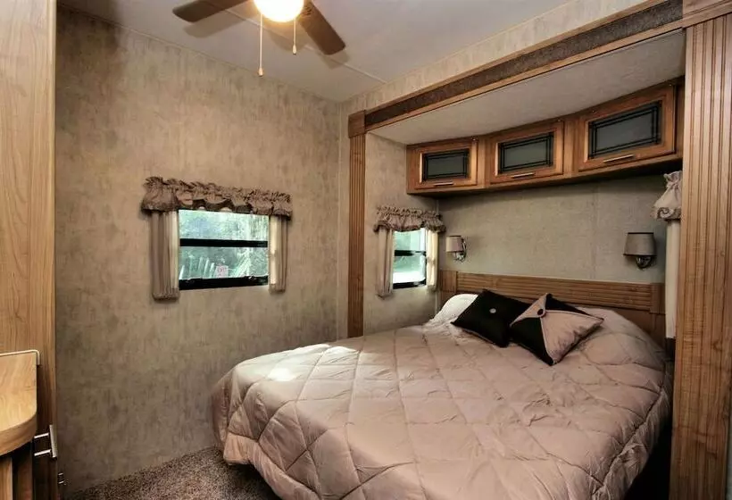 Hotelli Homosassa River Rv Resort