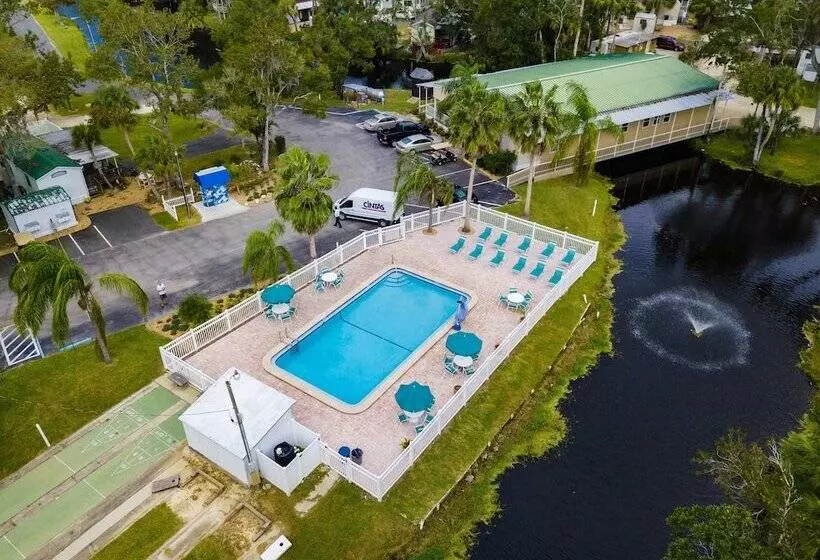 Hotelli Homosassa River Rv Resort
