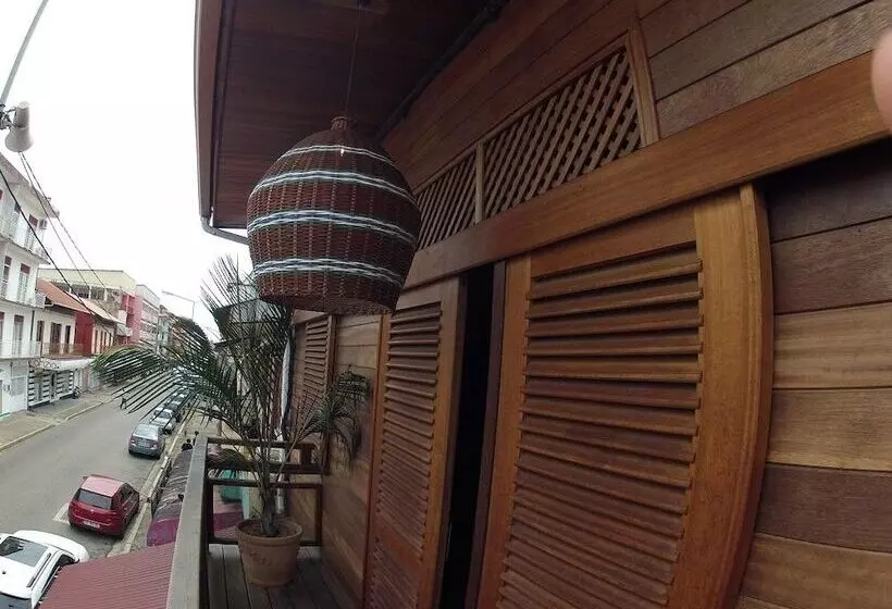 هتل Hôtel Le Dronmi