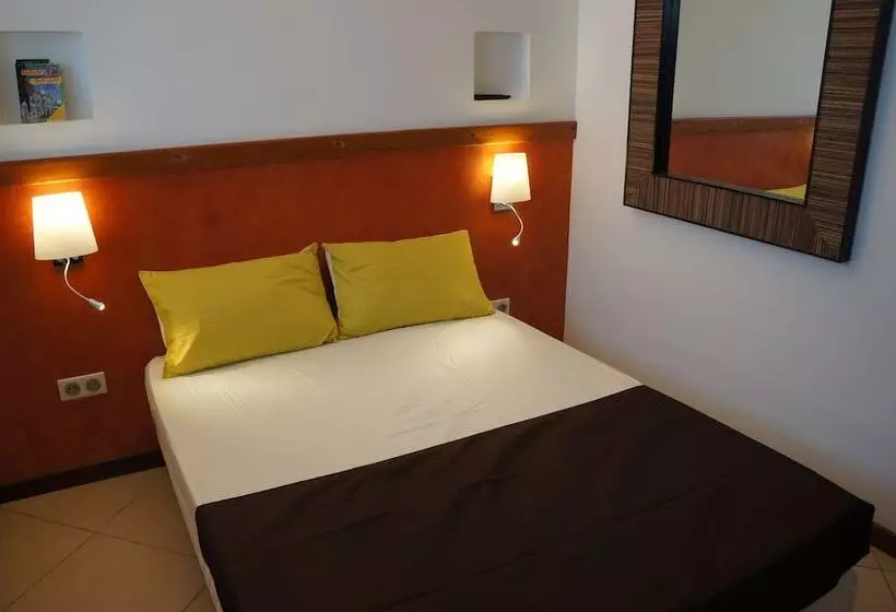 هتل Hôtel Le Dronmi