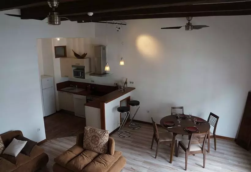 هتل Hôtel Le Dronmi