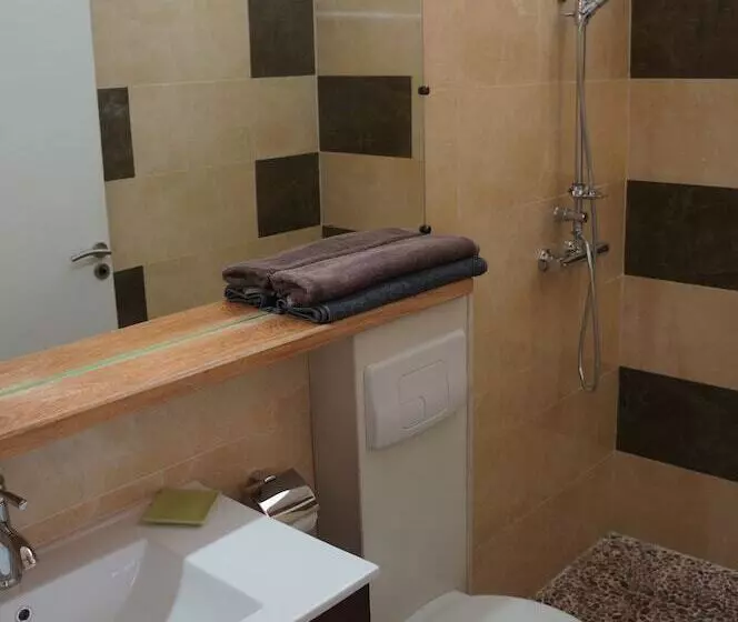 هتل Hôtel Le Dronmi