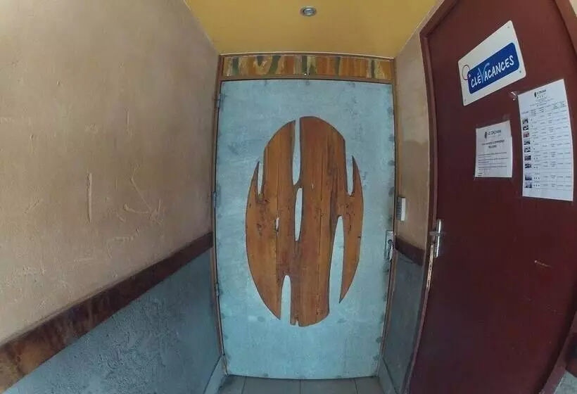 هتل Hôtel Le Dronmi