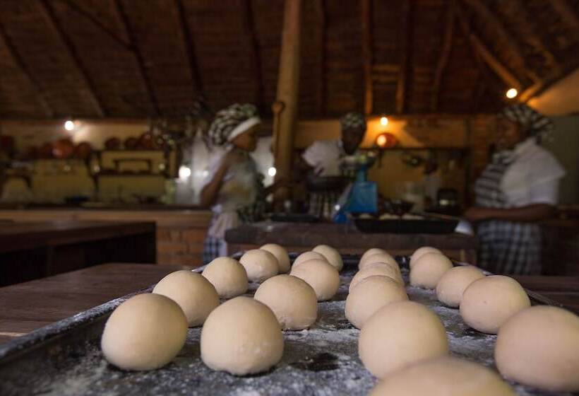 בית מלון כפרי Rivertrees Country Inn