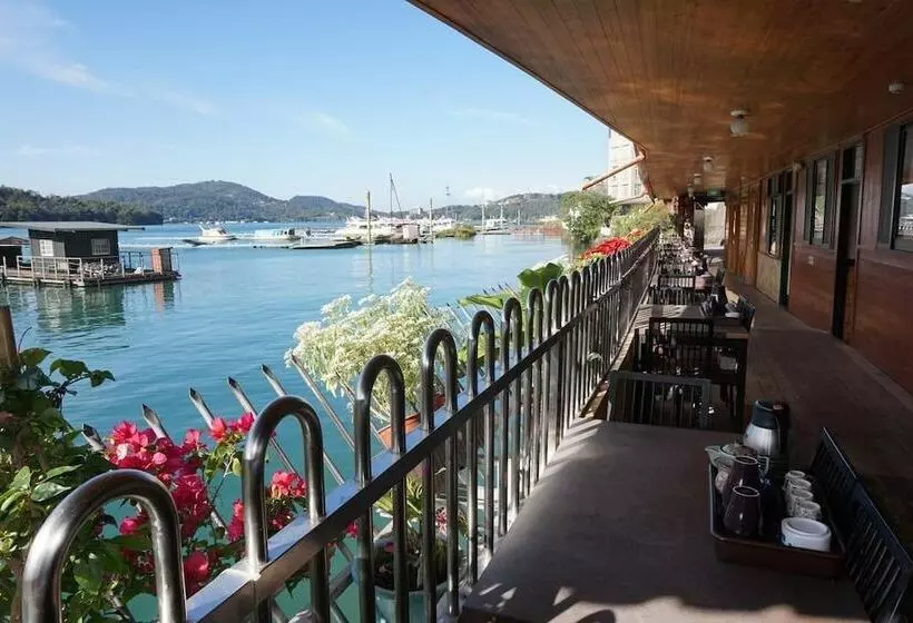 Lakeside B&b
