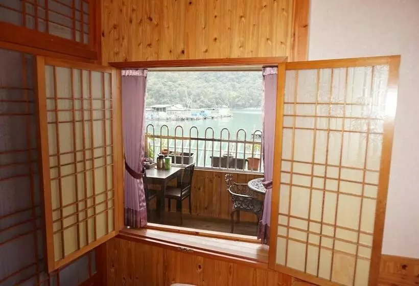 Lakeside B&b