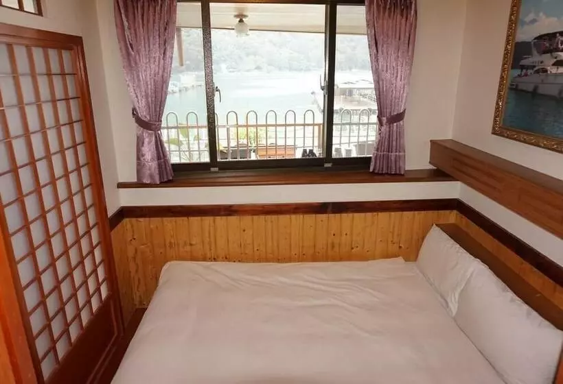 Lakeside B&b