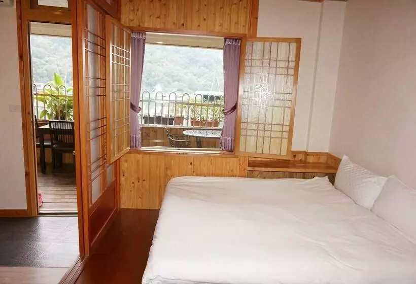 Lakeside B&b