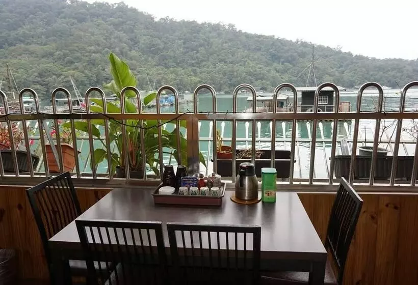 Lakeside B&b