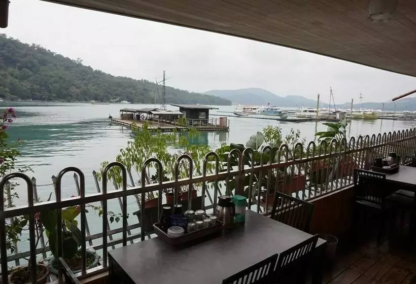 Lakeside B&b