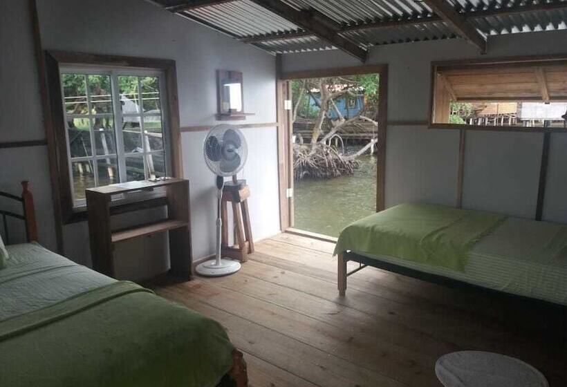 پانسیون Barrbra Bnb Over The Sea