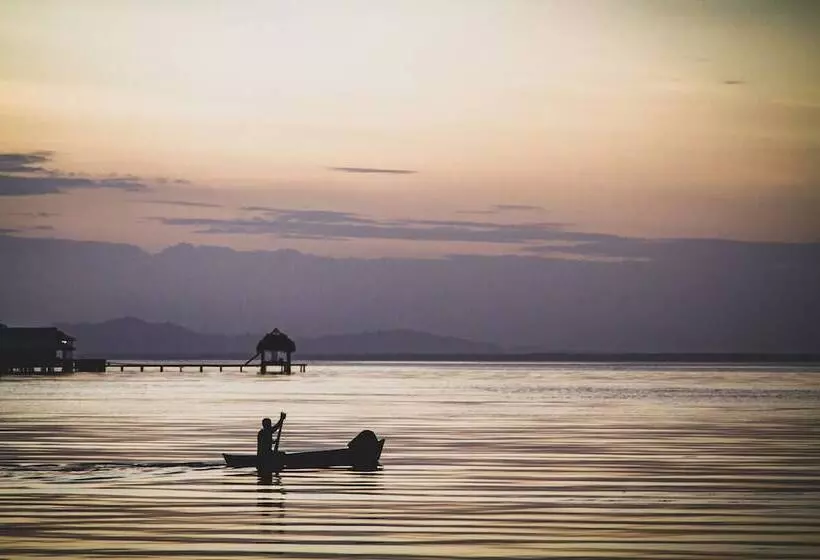 پانسیون Barrbra Bnb Over The Sea