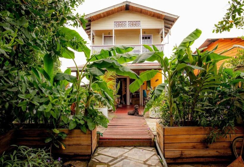 پانسیون Barrbra Bnb Over The Sea