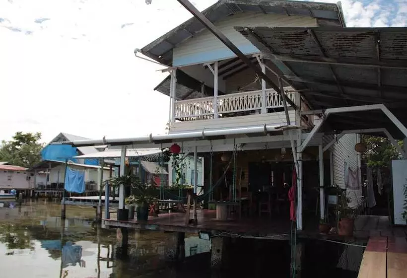 پانسیون Barrbra Bnb Over The Sea