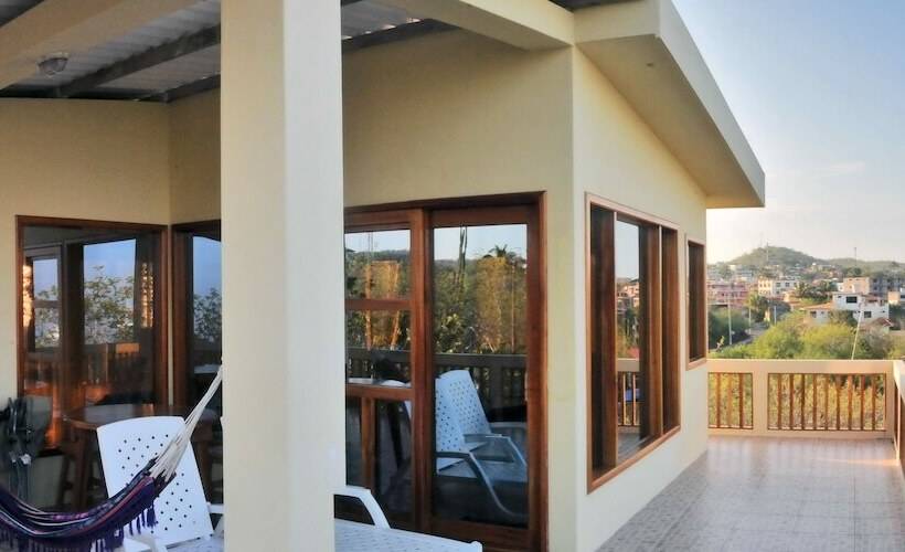 Пансион Galeodan Suites