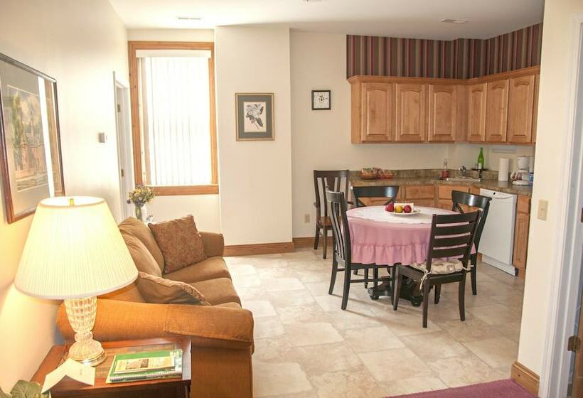 膳宿费 Hermann House Inn