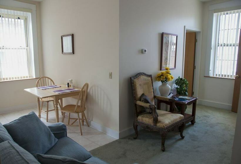 膳宿费 Hermann House Inn