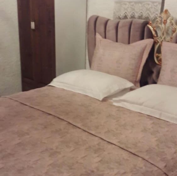 Pensió Sigacik Villa Teos Konuk Evi