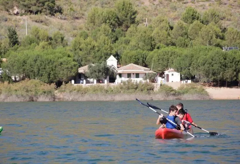 ユースホステル Centro De Ocio Alúa Casa Rural Iznájar Lago De Andalucía