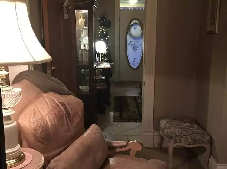 Aamiaismajoitus (B&B) Historic Iron Horse Inn