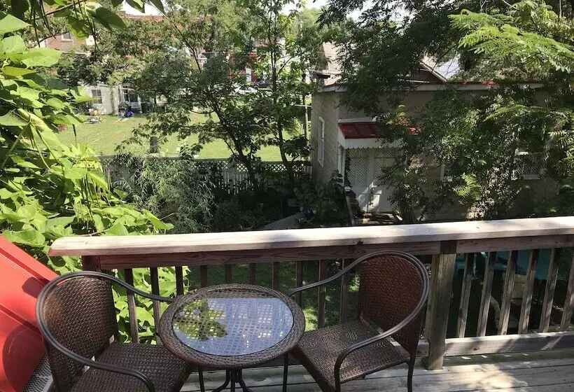 Aamiaismajoitus (B&B) Historic Iron Horse Inn