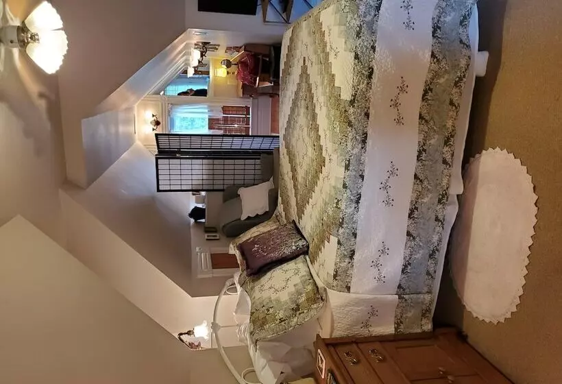 Aamiaismajoitus (B&B) Historic Iron Horse Inn