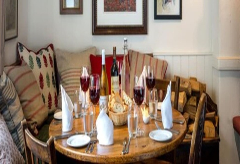 ベッドアンドブレックファースト The Dorset Arms Cottages