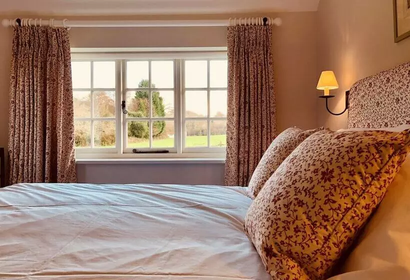 ベッドアンドブレックファースト The Dorset Arms Cottages