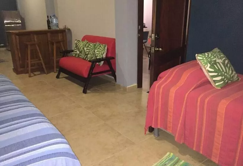 Hotelli Bluebay Bugenvil Lake Lodge