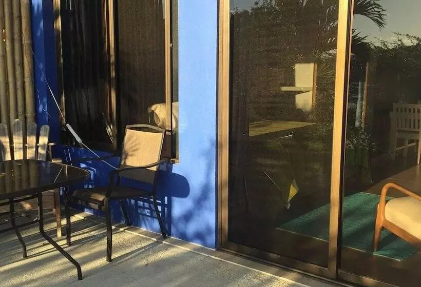 Hotelli Bluebay Bugenvil Lake Lodge