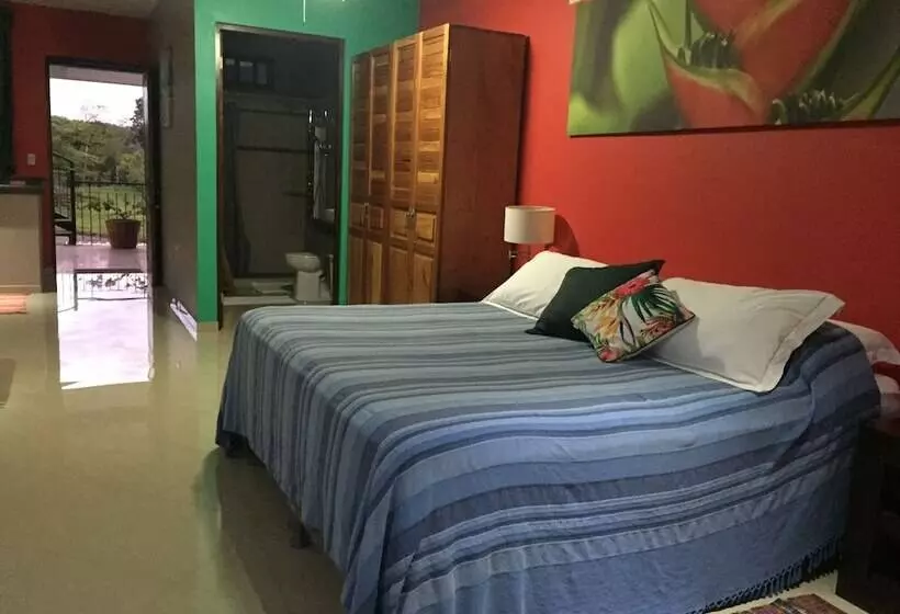 Hotelli Bluebay Bugenvil Lake Lodge