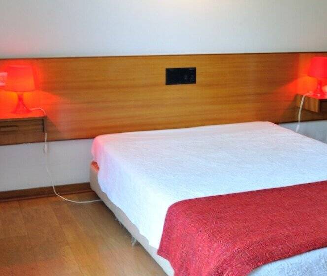 هتل Estalagem Zende