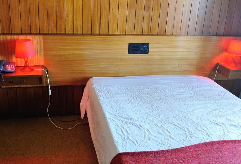 هتل Estalagem Zende