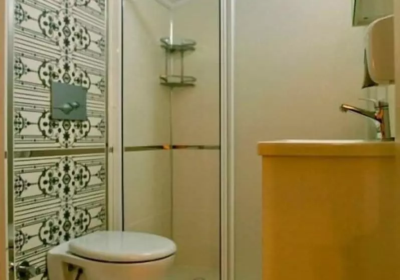 Hotelli Lotus Apart Pansiyon