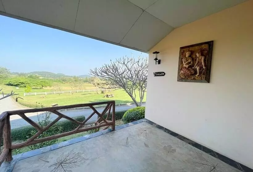 Hotelli Phureenun Resort