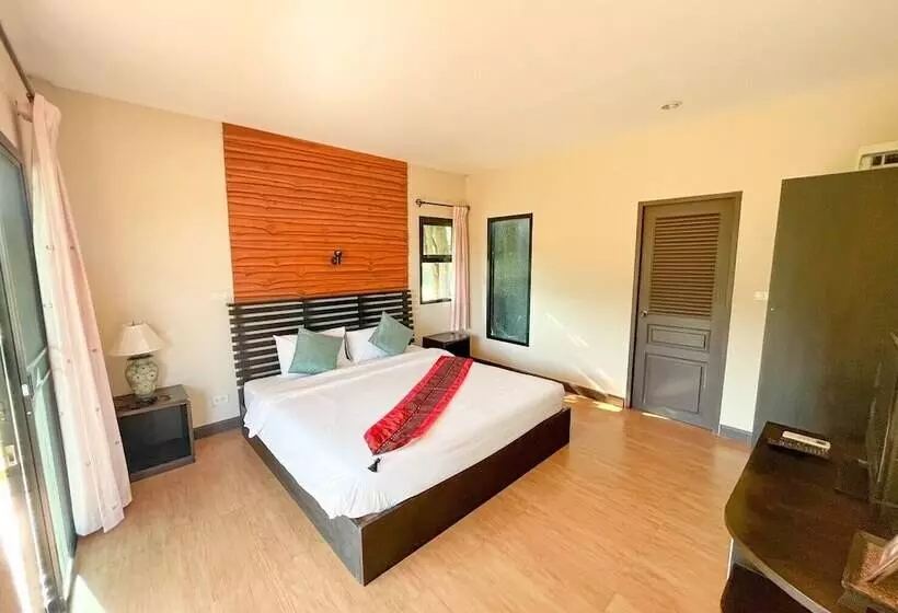 Hotelli Phureenun Resort